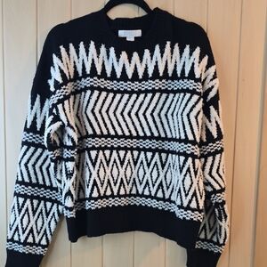 Bunulu Black and White Patterned Women's Sweater